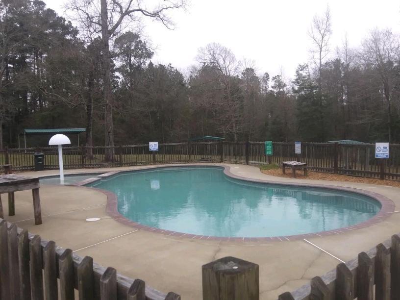Whispering Creek Lodging & Rv Resort Newton Exterior photo