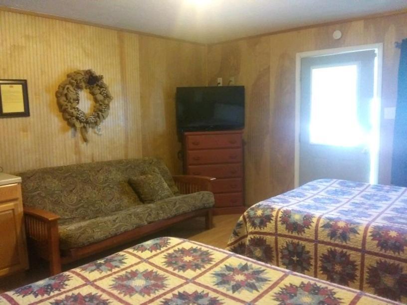 Whispering Creek Lodging & Rv Resort Newton Exterior photo